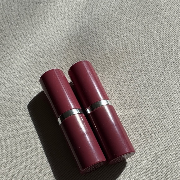 Clinique Plum Pop Lipstick - Picture 1 of 2